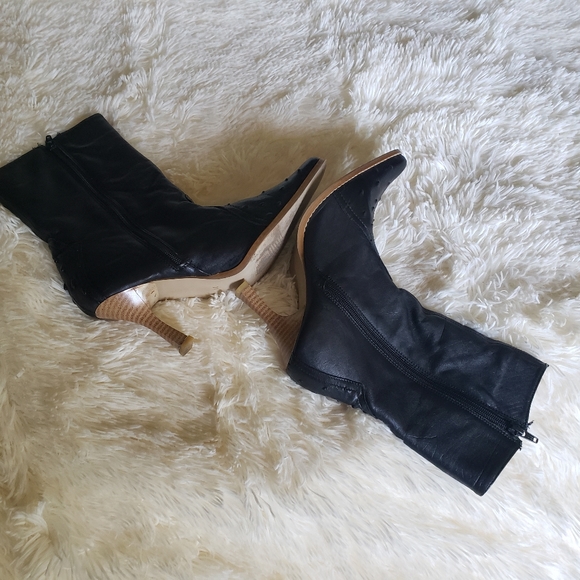 EC Trotamundo ostrich & embroidered slouchy black leather boots w heel - Picture 3 of 9